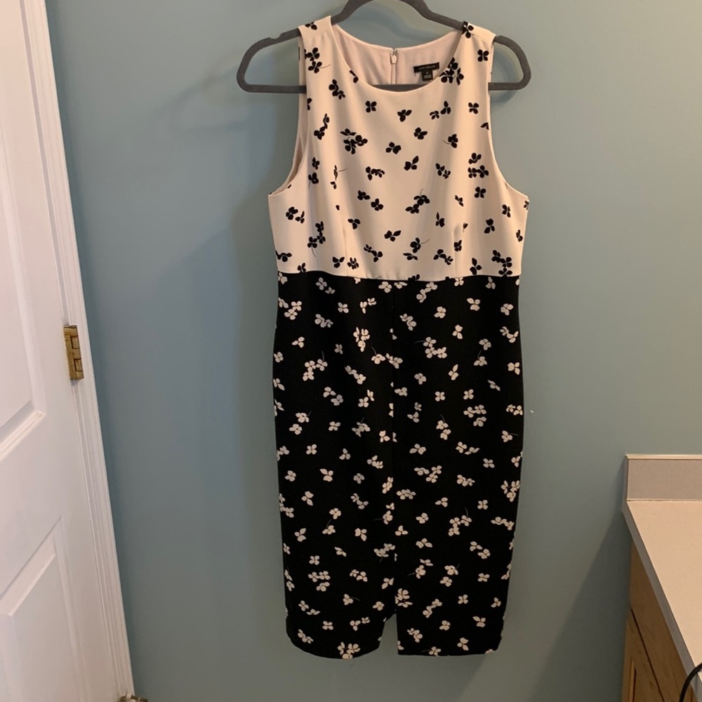 Ann Taylor sleeveless dress Size 12